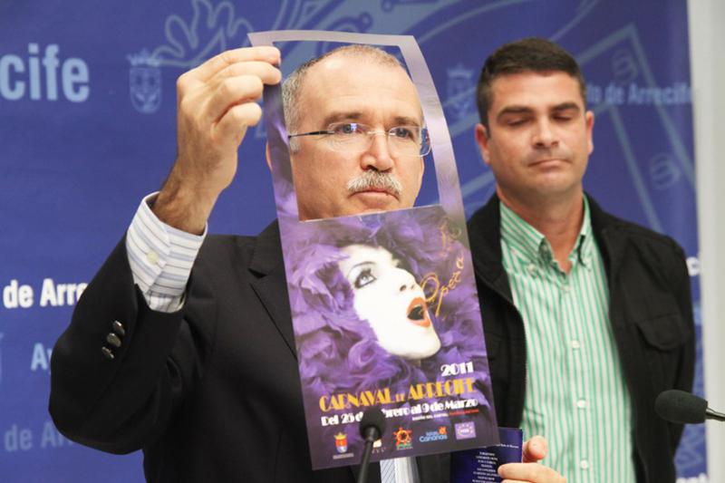 El alcalde Cándido Reguera, durante la presentación del cartel del Carnaval.