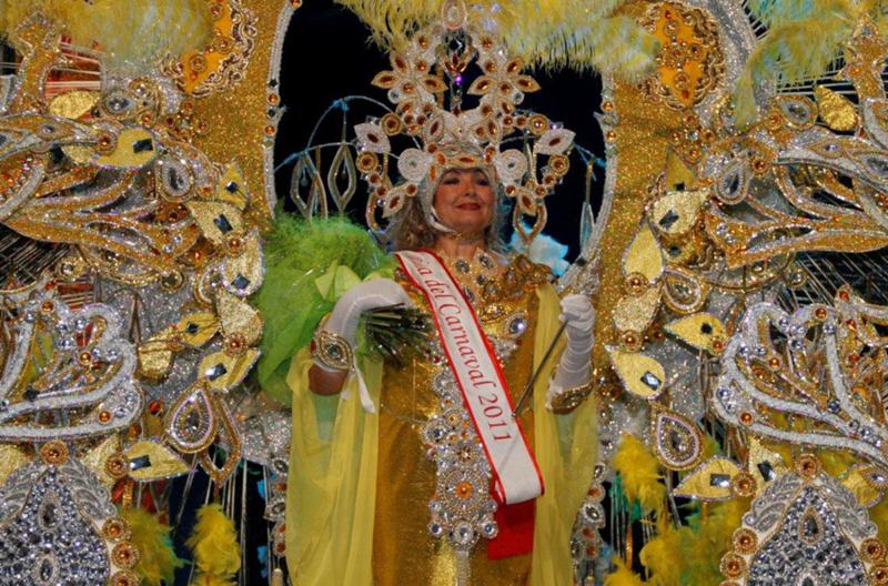 Crucita Abreut Betancort, Reina de la Tercera Edad del Carnaval de Arrecife.