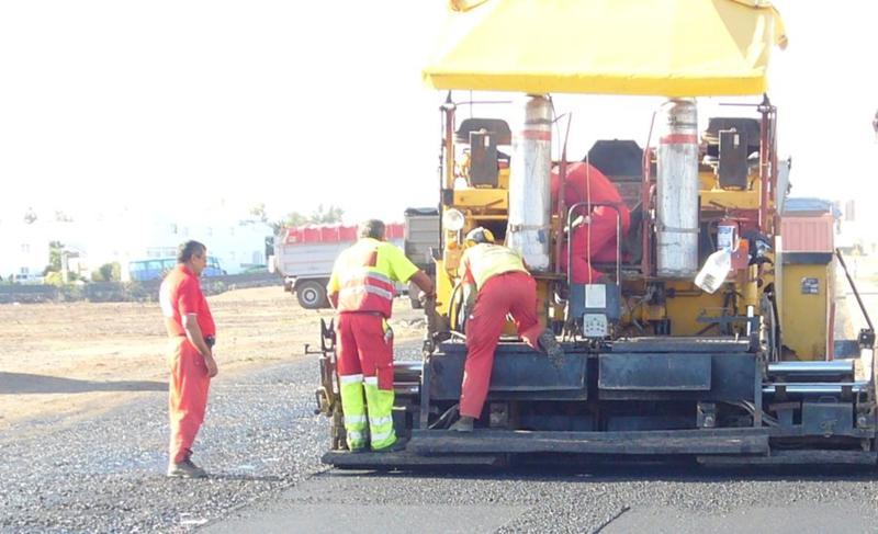 Trabajos de asfaltado en la calle Francia, en la mañana de este jueves.
