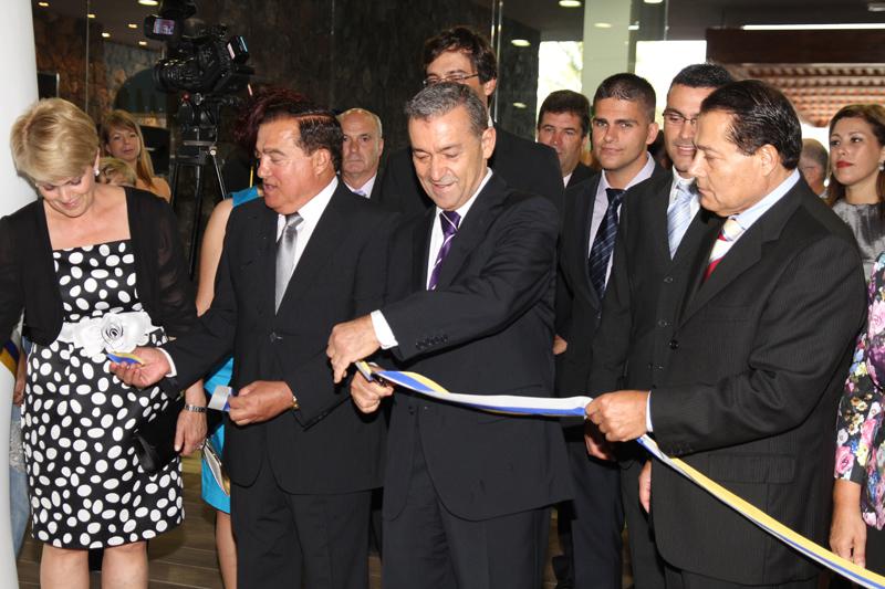 El presidente de Canarias durante el acto de apertura oficial del hotel.