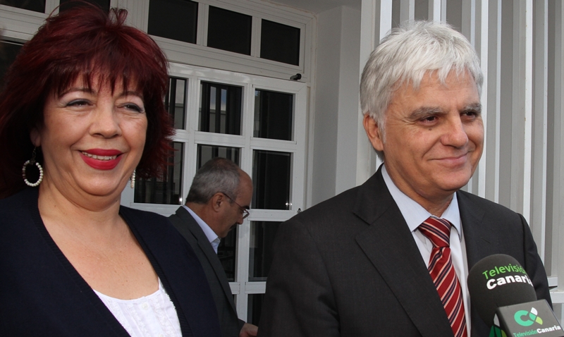 Manuela Armas y José Miguel Pérez, este martes, en Lanzarote.