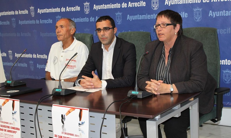Ojeda, Montelongo y Toledo durante la conferencia de prensa para presentar la carrera