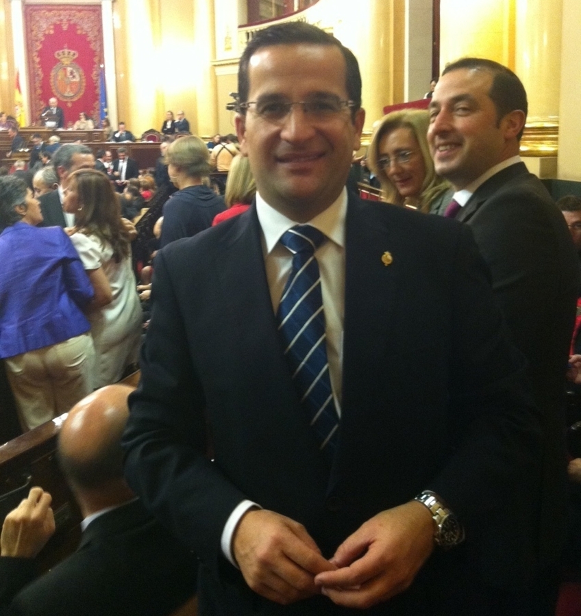 Óscar Luzardo, tras jurar su cargo como senador por Lanzarote.