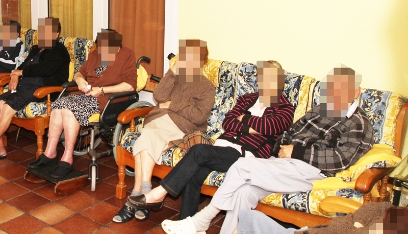Ancianos en la residencia