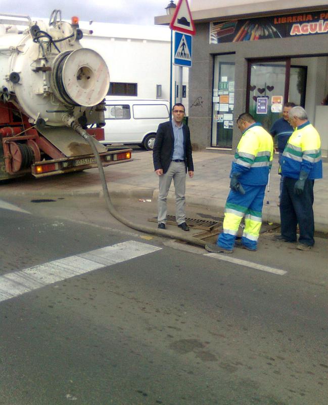 José Montelongo, en su visita al barrio de Argana Alta.