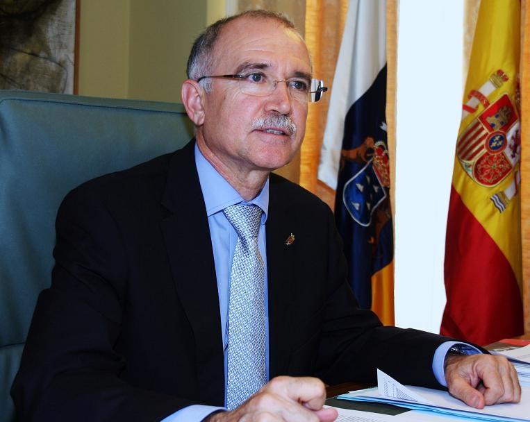 El alcalde de Arrecife Cándido Reguera.