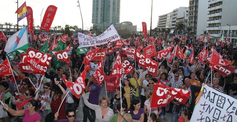 Los manifestantes, a su llegada al parque Islas Canarias.