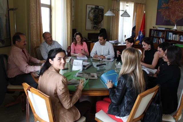 Un momento de la reunión de este jueves en el Ayuntamiento de Arrecife.