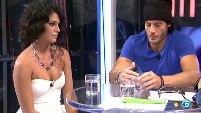 Noemí y Alessandro, frente a frente, este lunes, en el plató de Telecinco.