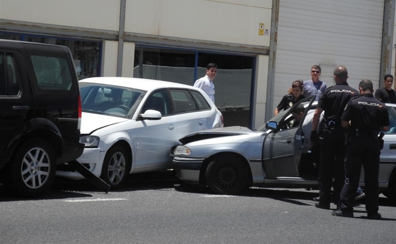Estado en el que quedaron los vehículos tras el choque.