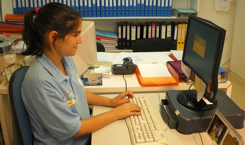 Una trabajadora de Adislan.