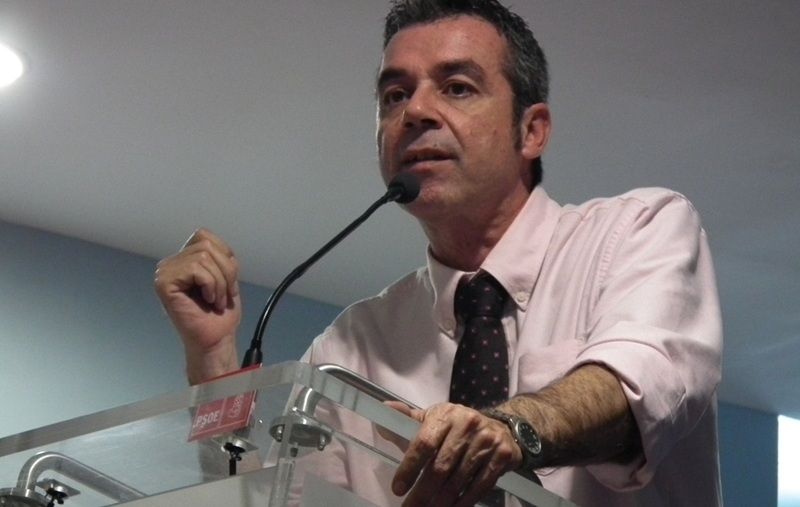 El socialista Carlos Espino.