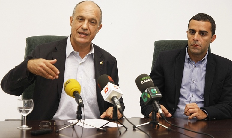 Manuel Fajardo Feo y José Montelongo, durante la rueda de prensa ofrecida este lunes.