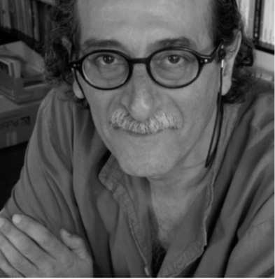 El escritor Carlos Álvarez.