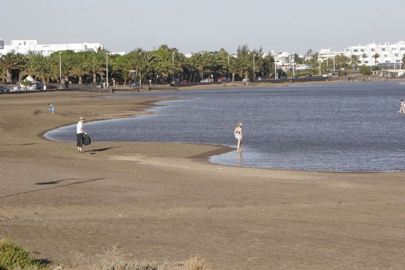 La playa de Los Pocillos, en Puerto del Carmen.
