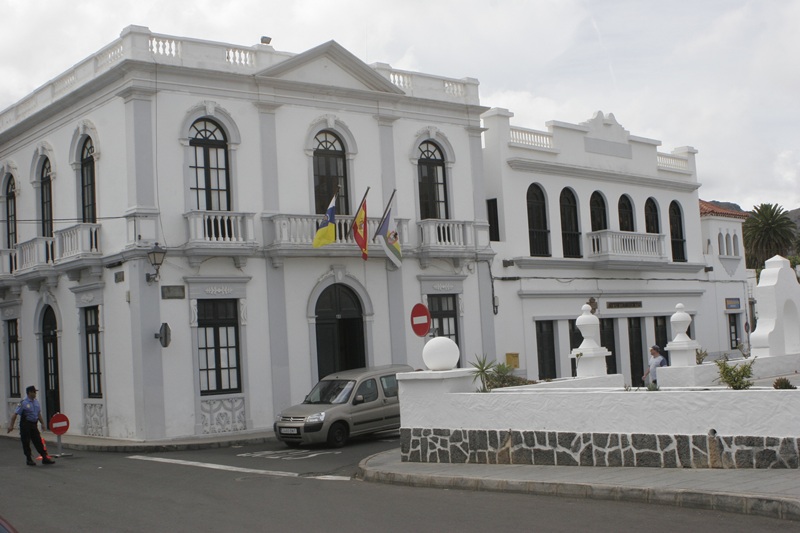 Fachada del Ayuntamiento de Haría.