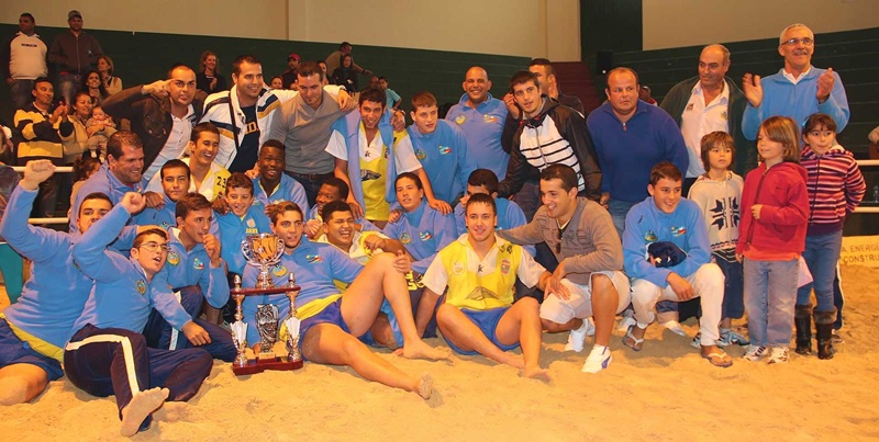 Los campeones festejaron con directivos y aficionados