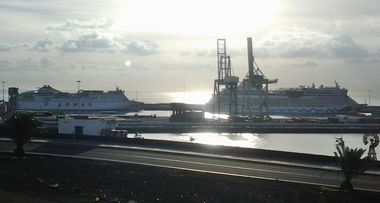 Con el dique, los barcos podrán atracar a pesar del oleaje.