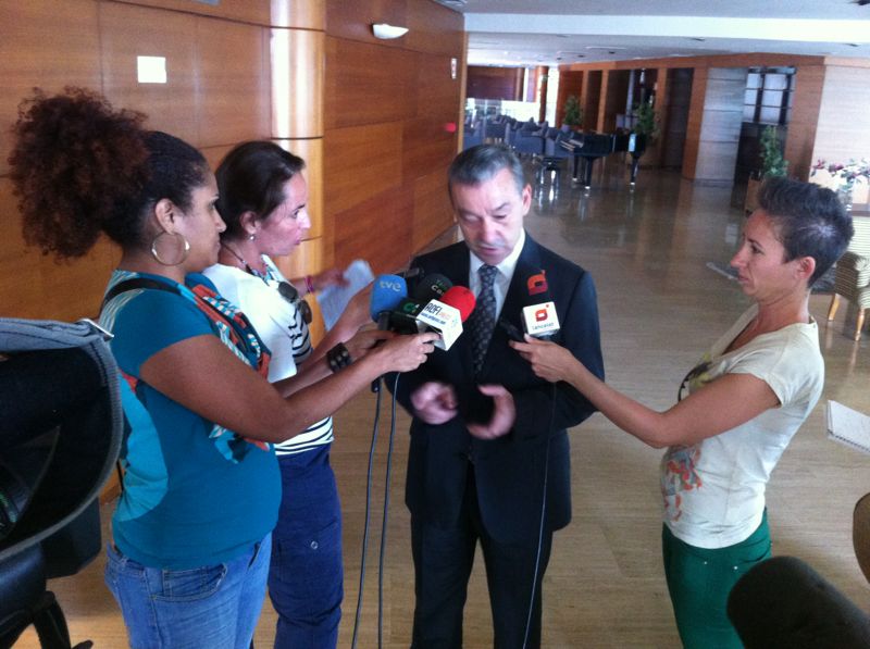 El presidente regional atendió a los medios de comunicación.