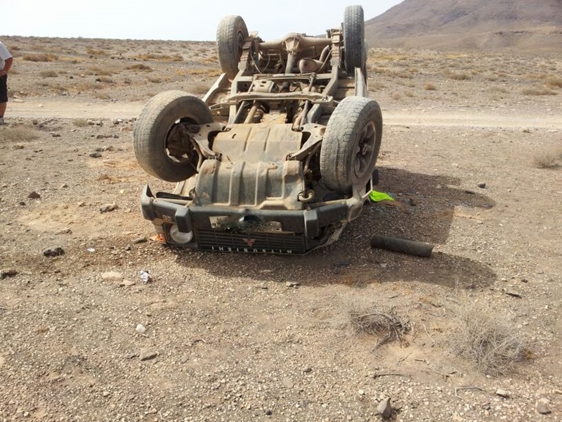 Tres de los cuatro jóvenes ocupantes del coche resultaron heridos leves.