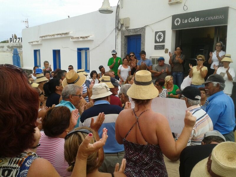 Protesta de los gracioseros el pasado jueves ante Bankia.