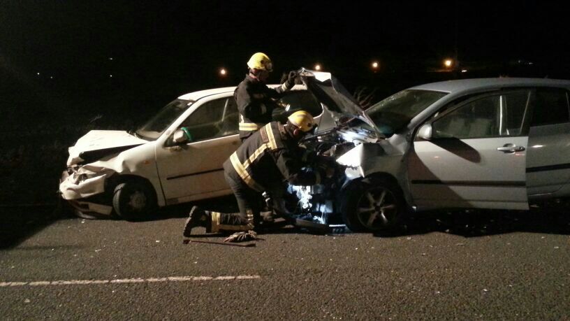 Una mujer resultó herida y fue llevada al hospital.