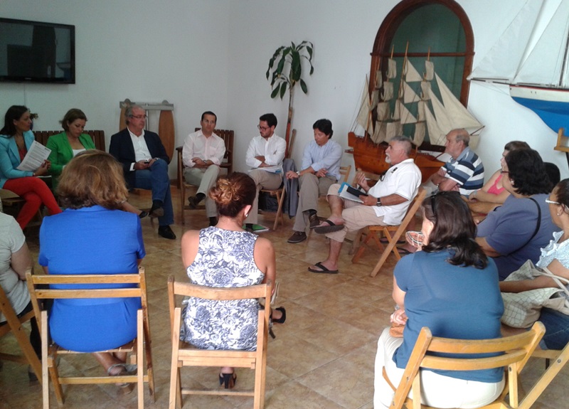 Imagen de la reunión que miembros del PP mantuvieron en julio con vecinos de Valterra y Titerroy