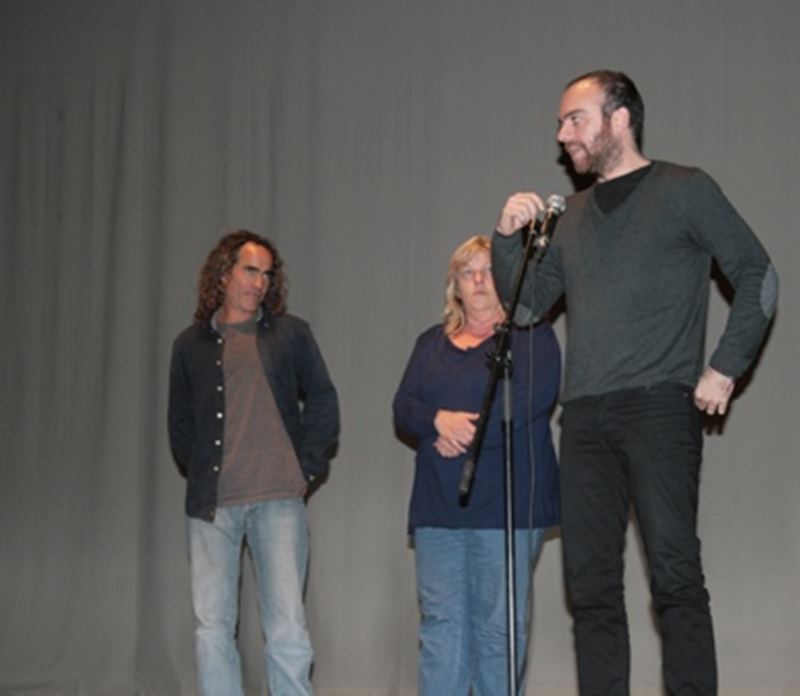Numeroso público acudió a la clausura del festival.