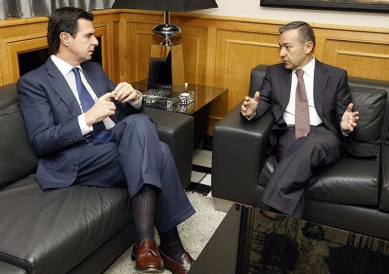 Imagen de archivo de una reunión entre José Manuel Soria y Paulino Rivero.