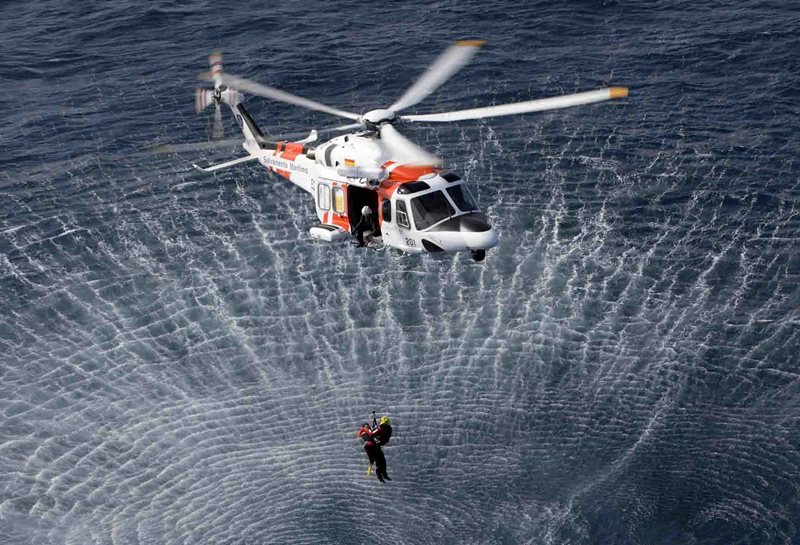 Imagen de un rescate de Salvamento Marítimo.