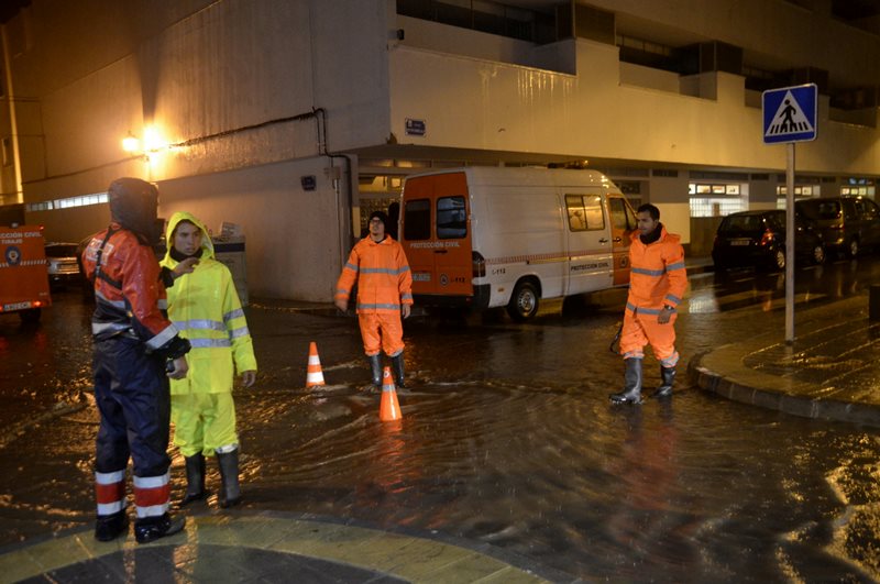 Inundaciones en la calle Portugal debido al temporal que azotó la isla en noviembre.