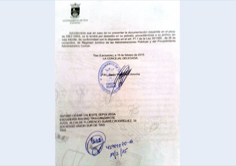 El organizador recibe el requerimiento un mes antes de la prueba.