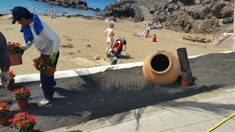 Tías continúa apostando por el embellecimiento del municipio.