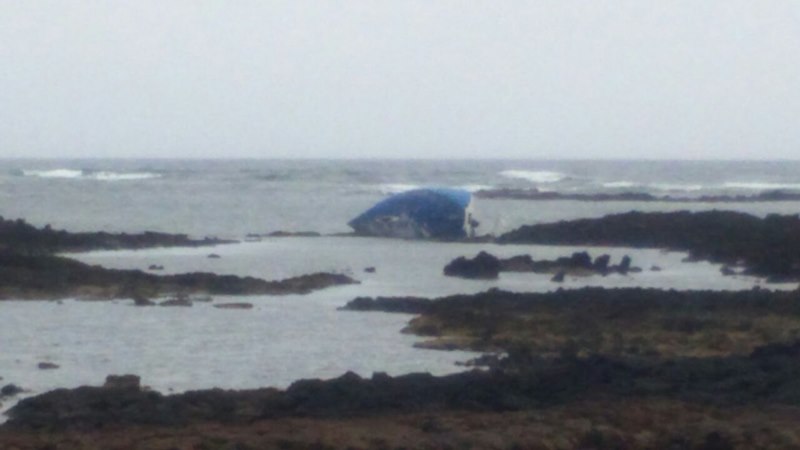 El barco encalló en plena madrugada.
