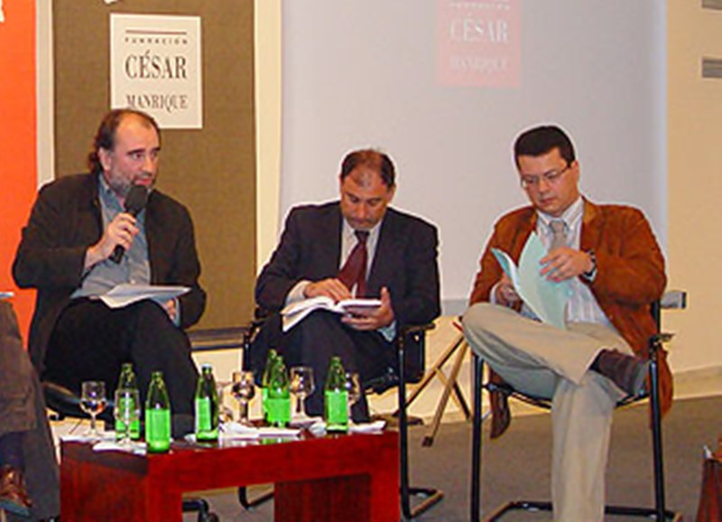El abogado Agustín Domingo Acosta, a la derecha, en una charla en la FCM.