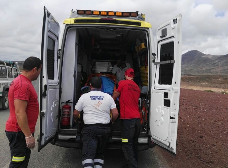 La mujer fue evacuada en ambulancia.