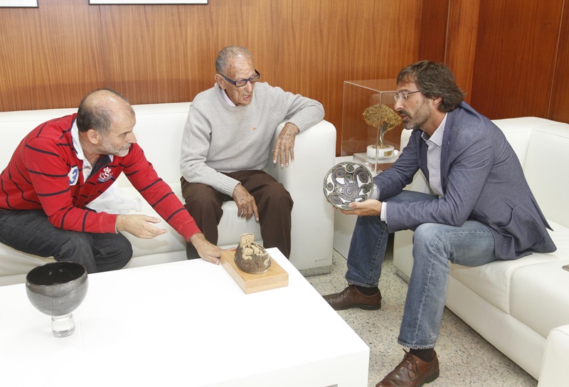 El presidente del Cabildo recibió a Brito tras su paso por la localidad murciana.