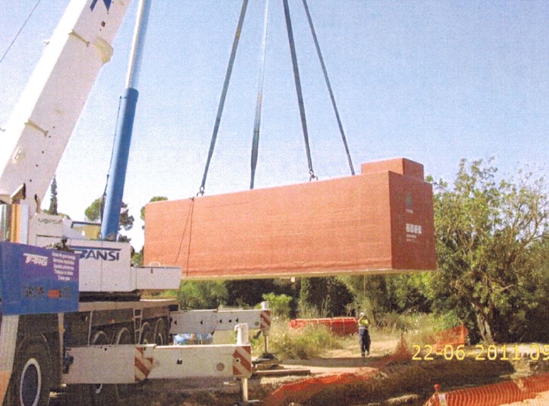 Enorme maquinaria que se necesita para el soterramiento del tendido.