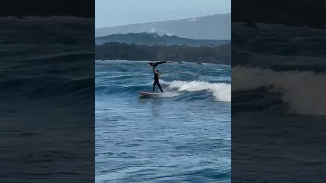 Acrobacias sobre las olas 