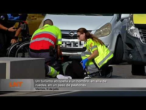 Atropella a un hombre en silla de ruedas en un paso de peatones ...