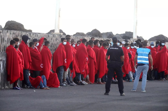 Otros 78 inmigrantes llegan en una nueva patera a Lanzarote Otros 78 inmigrantes llegan en una nueva patera a Lanzarote
