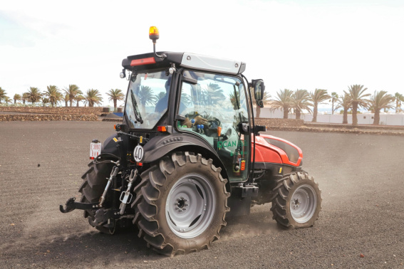 Esta red, de titularidad municipal, constituye un soporte básico para la actividad agrícola y ganadera Esta red, de titularidad municipal, constituye un soporte básico para la actividad agrícola y ganadera