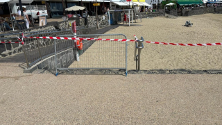 Prohibido el baño en la playa pequeña de Playa Blanca por contaminación bacteriana Prohibido el baño en la playa pequeña de Playa Blanca por contaminación bacteriana