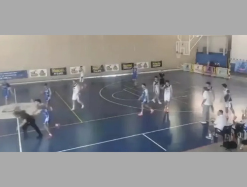 Una agresión a un árbitro de baloncesto en Canarias llega a la península Una agresión a un árbitro de baloncesto en Canarias llega a la península