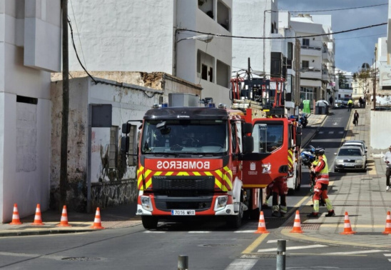bomberos calle acordonada
