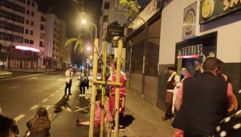 Carnaval y taxis: un desfile de esperas y desesperos Carnaval y taxis: un desfile de esperas y desesperos