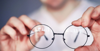 Tipos de gafas para tu tipo de cara: Guía para no parecer un extraterrestre (y lucir espectacular) Tipos de gafas para tu tipo de cara: Guía para no parecer un extraterrestre (y lucir espectacular)