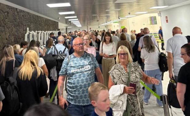 Colas aeropuerto pasaporte Colas aeropuerto pasaporte