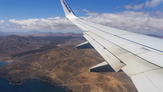 Los fuertes vientos provocan retrasos y desvíos en los vuelos de Lanzarote Los fuertes vientos provocan retrasos y desvíos en los vuelos de Lanzarote