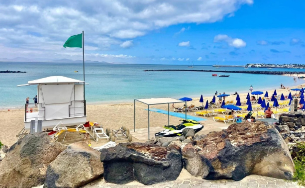 Yaiza levanta la orden que prohibía el baño por indicadores de contaminación del agua